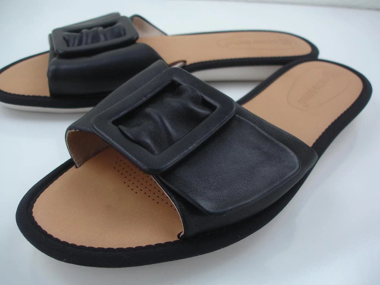 Women's 8.5 M Corso Como Bahlia Black Leather Flat Sandals Buckle Open Toe Slide