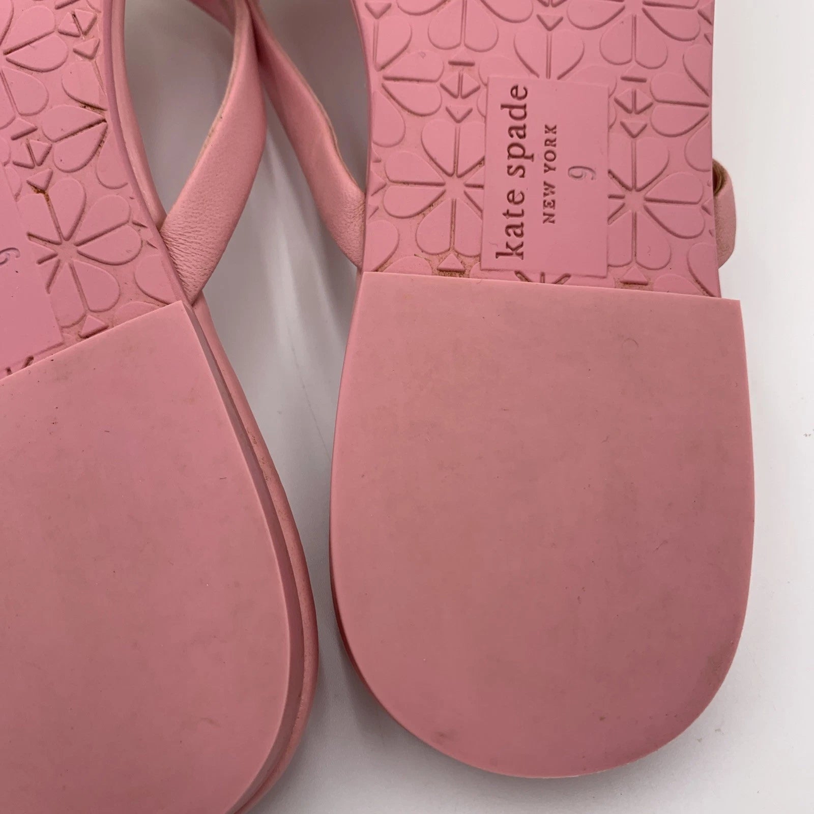 Kate  Spade Tatum New York Pink Leather Bow-Thong Sandals Spade Charm Size 9B