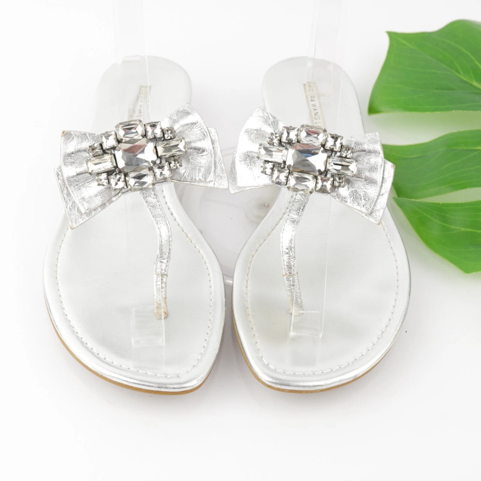 Vera Wang Lavender Women's Willa Sandal Size 7 Thong Slide Silver Big Rhinestone