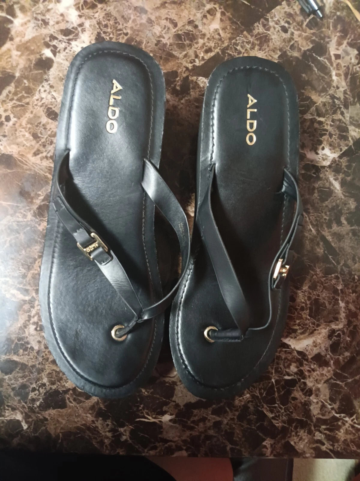 PFR 90s Y2K Style ALDO Black Chunky Platform Heel Thong Gold O-Ring Sandals 11 W