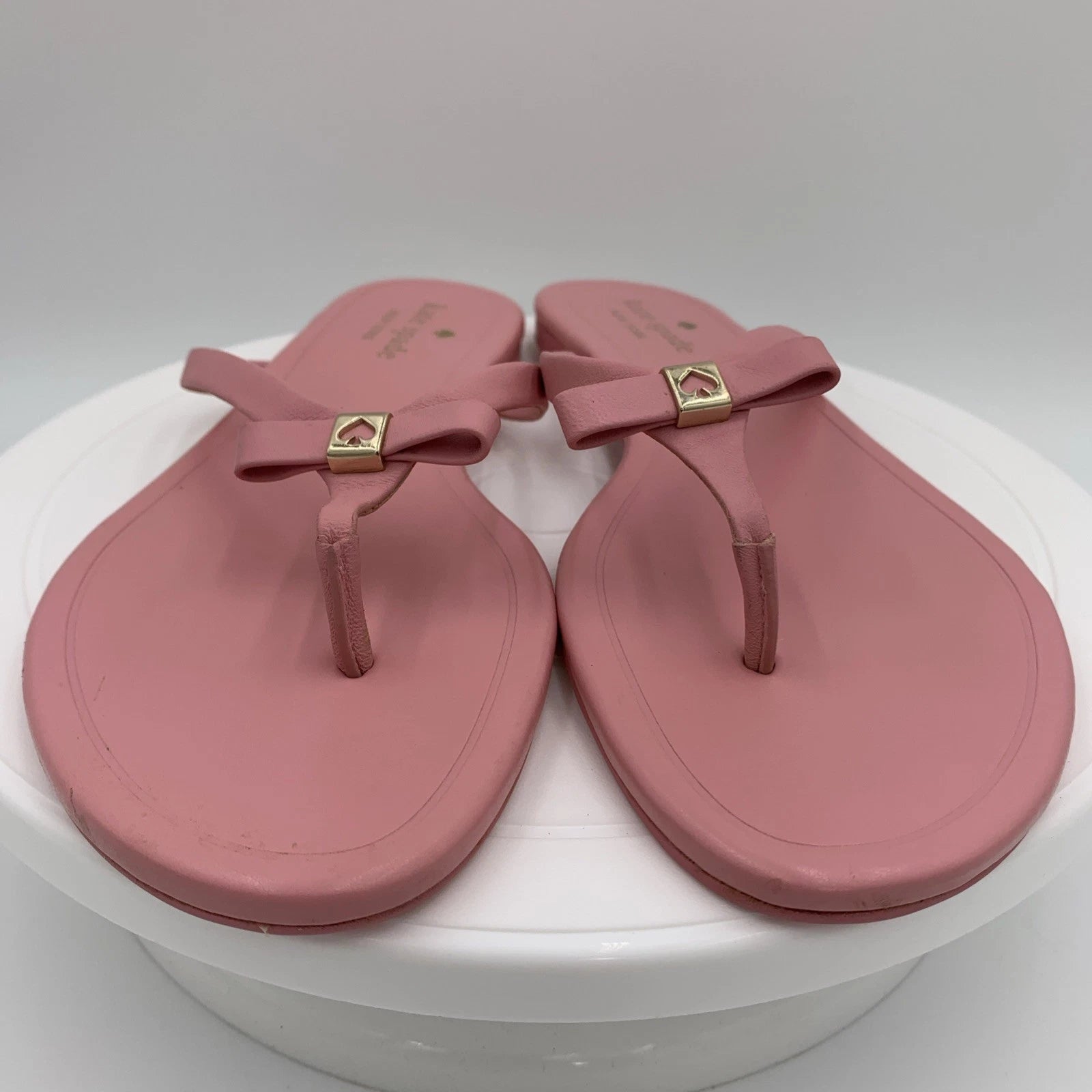 Kate  Spade Tatum New York Pink Leather Bow-Thong Sandals Spade Charm Size 9B