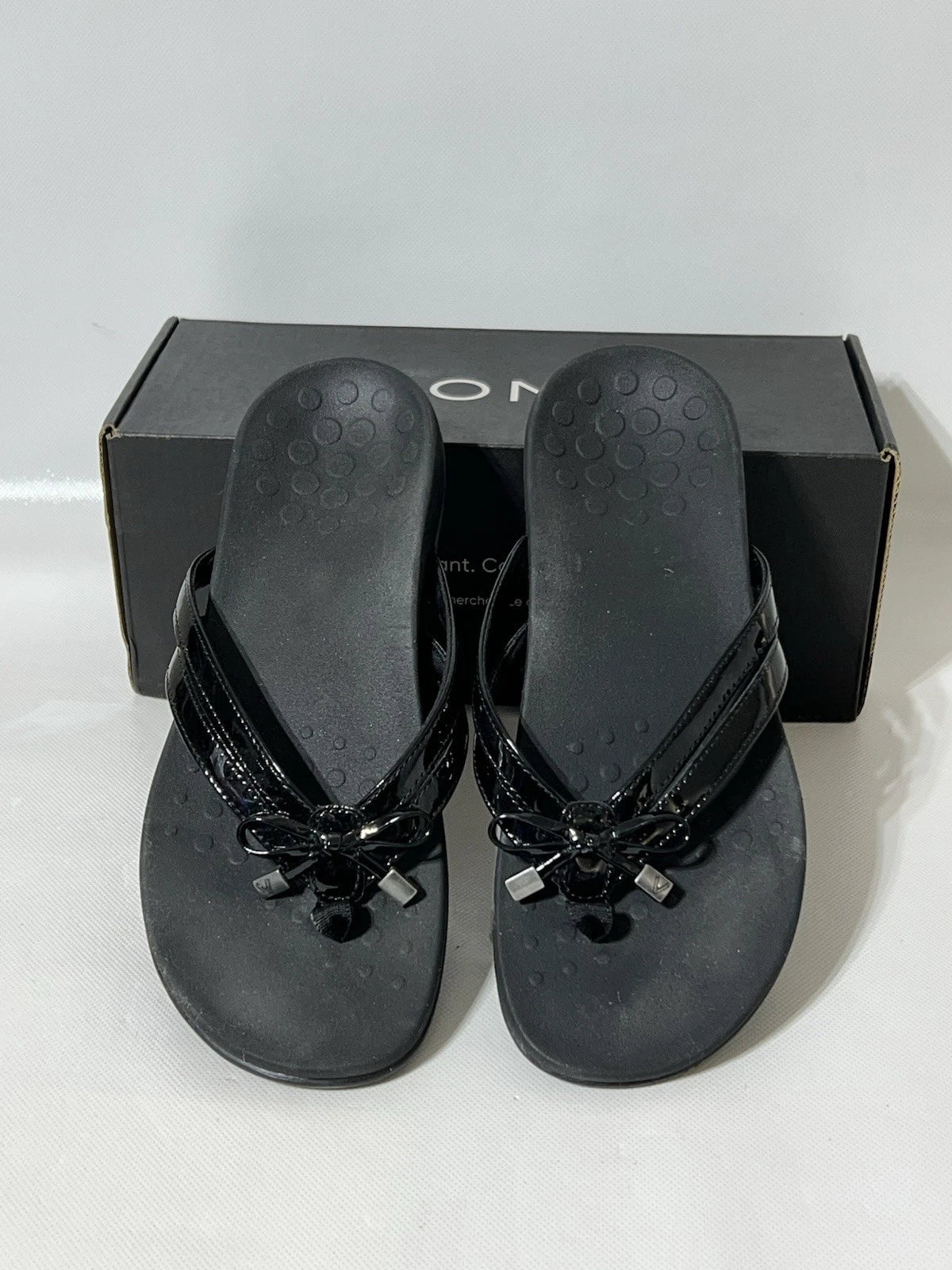 Vionic Bella Sandals Size 7 Black Orthopedic Comfort Flip Flops Thong Sandals