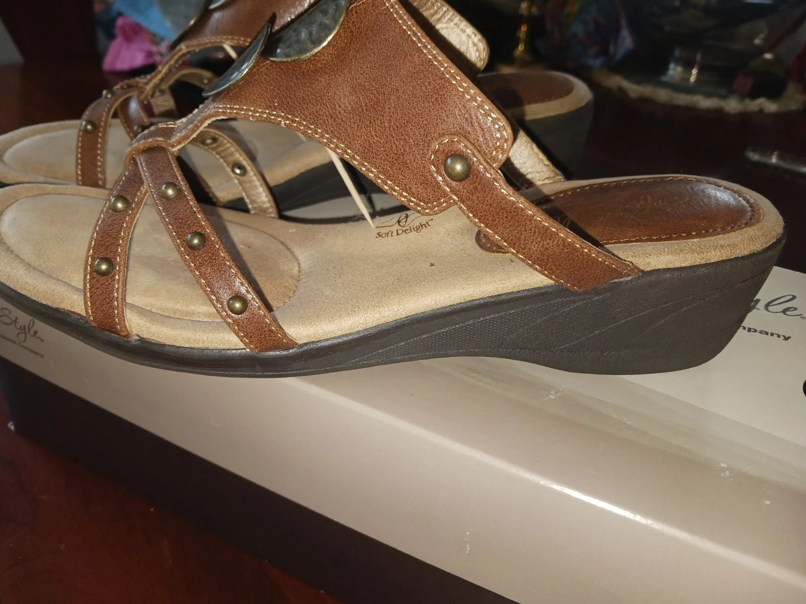 Soft Style Lt. Brown Slide Sandals With Metal Details 1" heel Sz 9.5 New In Box