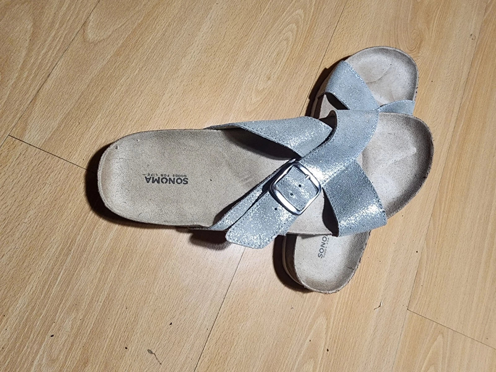 Sonoma Silver Suede Buckle Slide Footbed Sandals Size 9.5 Style Tarragon