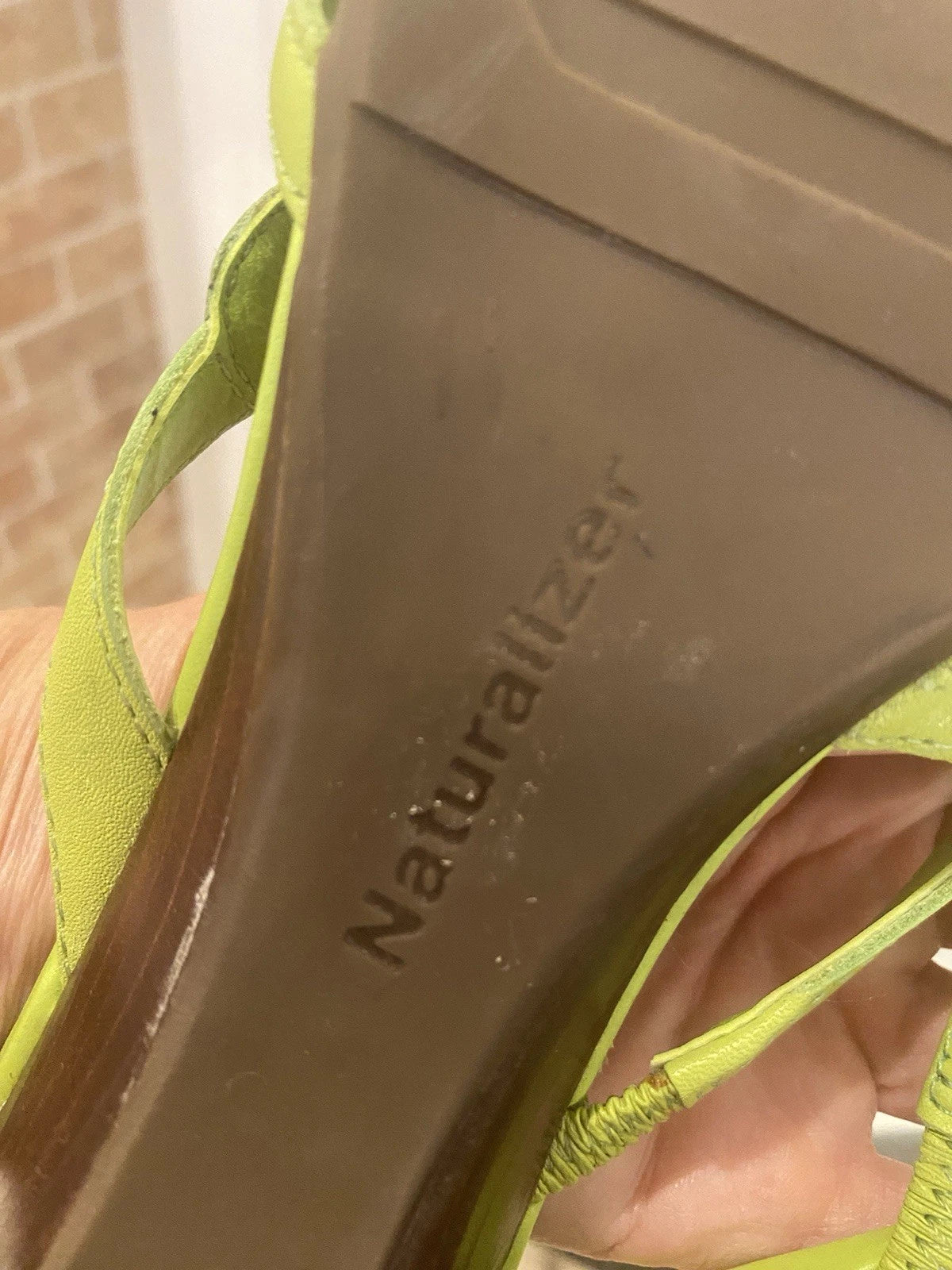 Naturalizer Womens Y2k Style Lime Green Leather Sandals Size 8.5 Kitten Heel