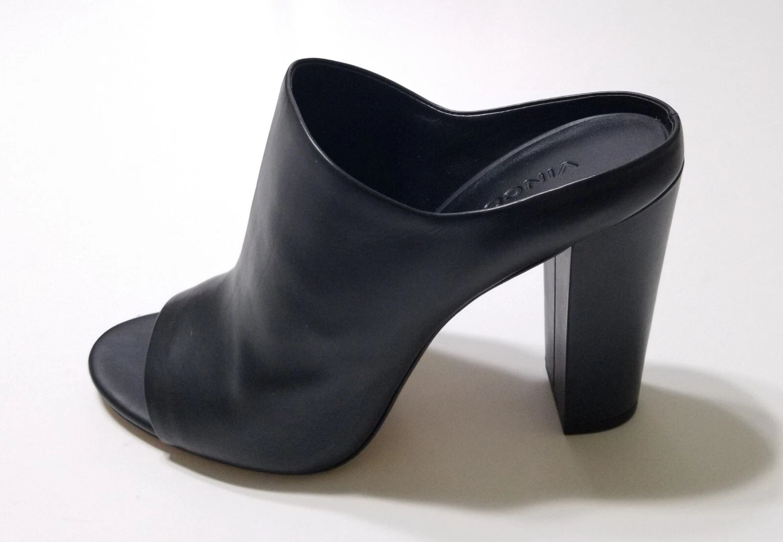 NIB Vince Alora Leather Block Heel Slide Sandal in Black Size 9 $295