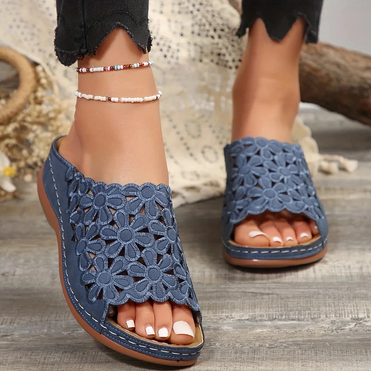 Women Elegant Floral Comfort Sandals – Hollow-Cut Stylish Wedge Versatile Slides