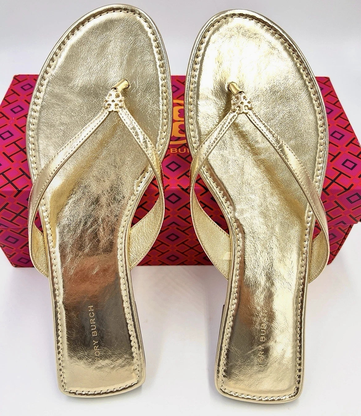 TORY BURCH CLASSIC FLIP FLOP CRINKLE METALLIC LEATHER SPARK GOLD SZ US 10 NIB
