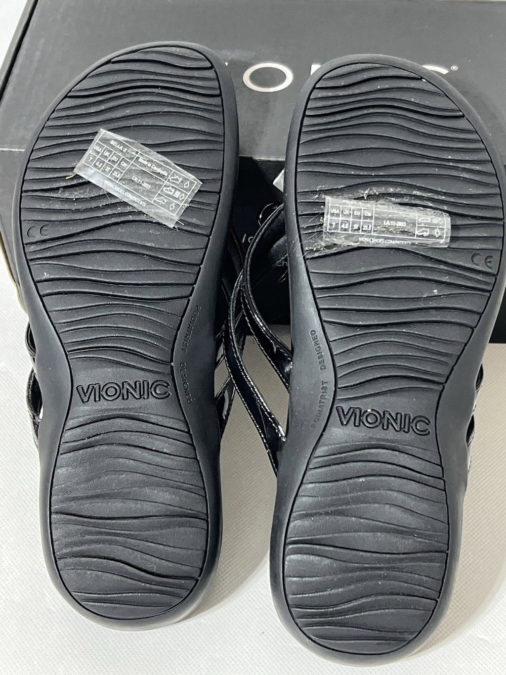 Vionic Bella Sandals Size 7 Black Orthopedic Comfort Flip Flops Thong Sandals