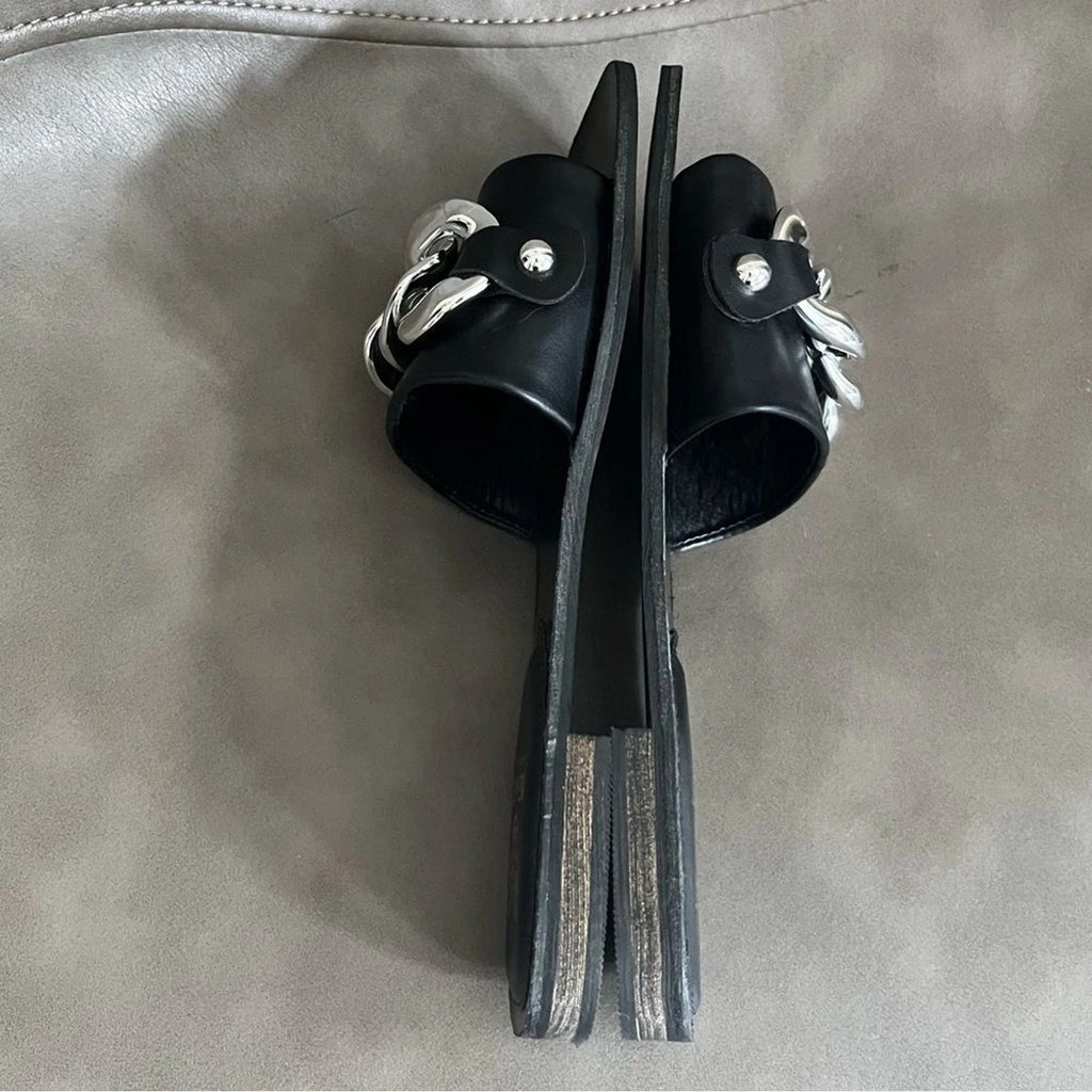Beast Fashion minimalist buckle black slide sandals size 6.5
