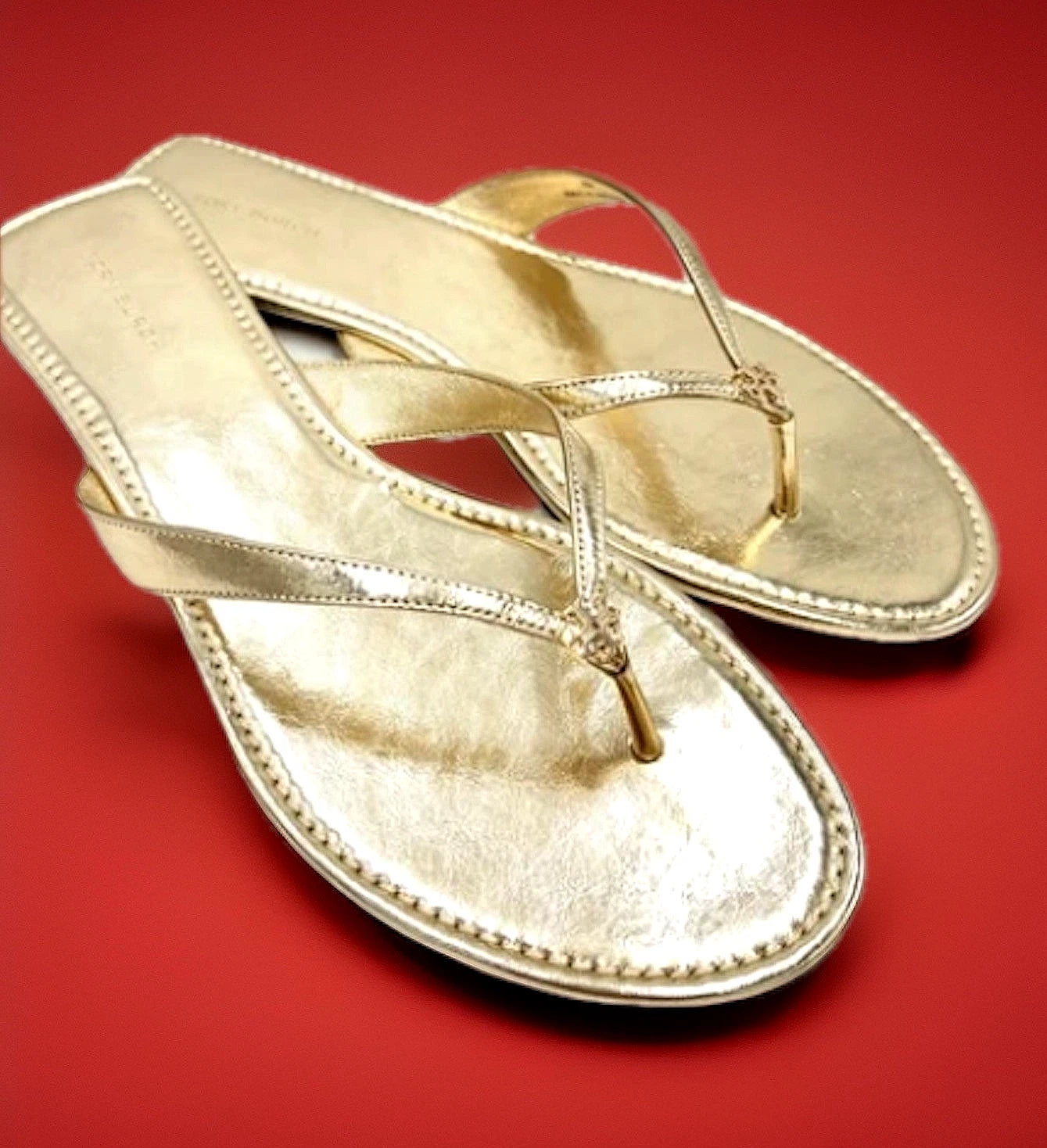 TORY BURCH CLASSIC FLIP FLOP CRINKLE METALLIC LEATHER SPARK GOLD SZ US 10 NIB