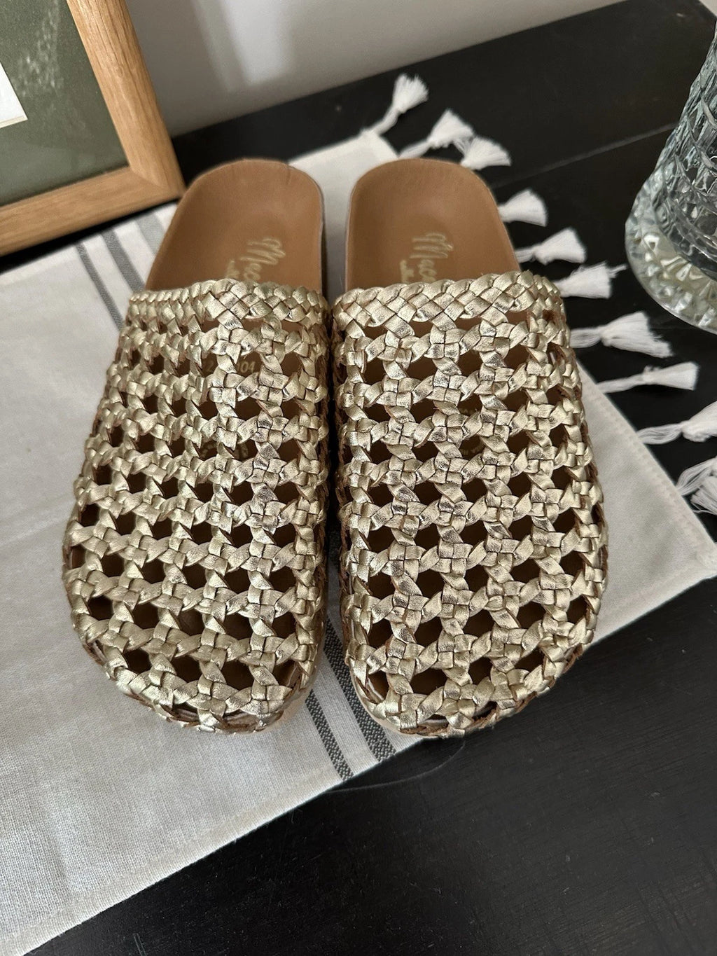 ⭐️⭐️ NEW Macarena Huarache Gold leather Woven Sandals Slides sz 5 NWOB style 004