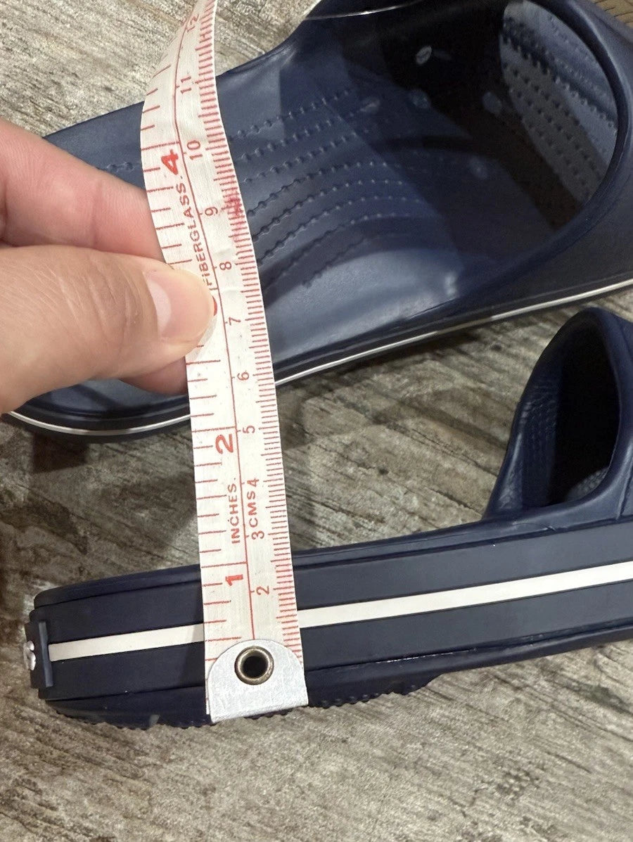 NEW CROCS WOMEN 7 CROCBAND III SLIDE. NAVY / WHITE. STYLE 205733