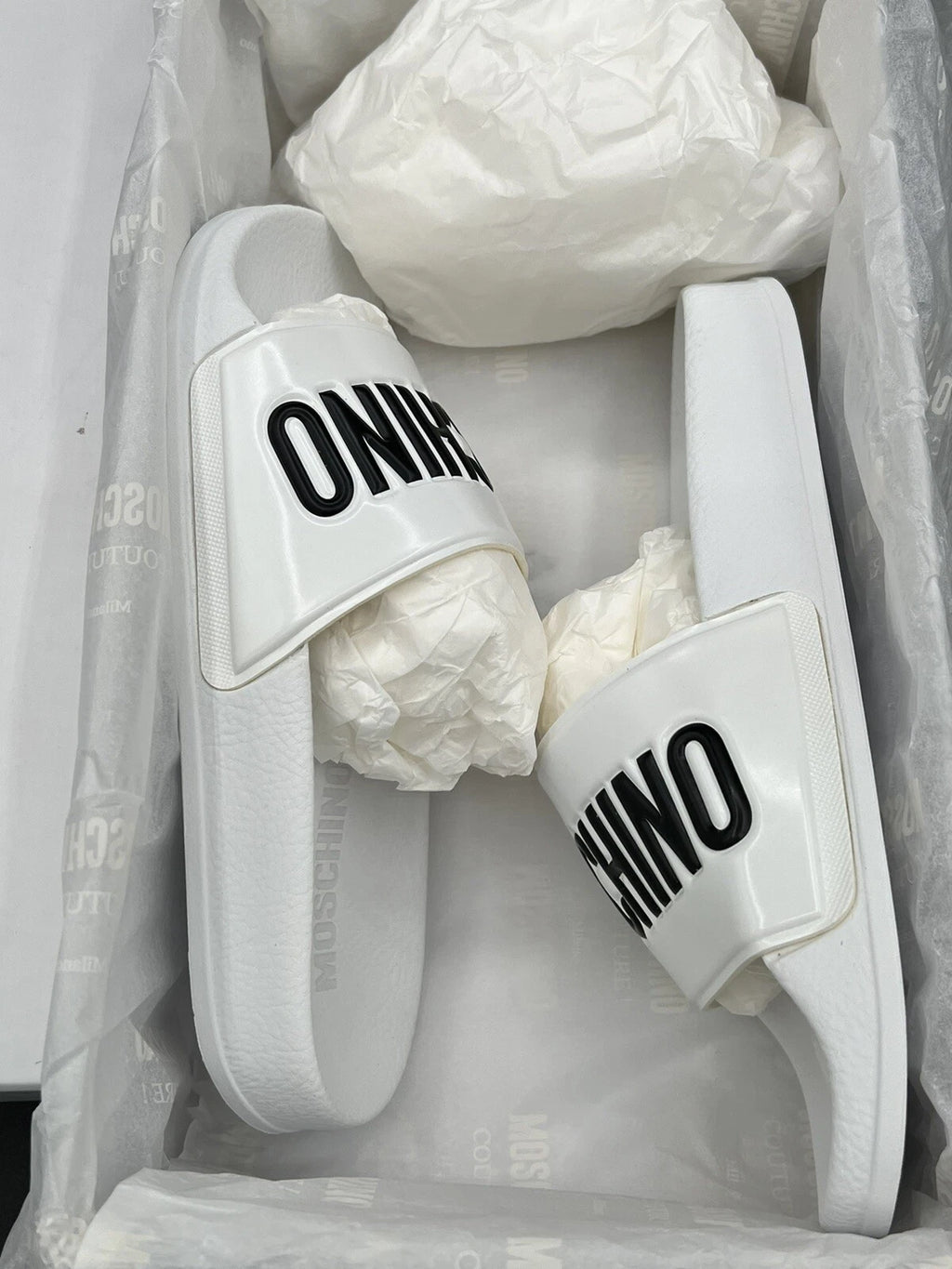 Moschino Womens Wide Logo Rubber White Flat Slip On Pool Slide Sandal US 5/EU 35