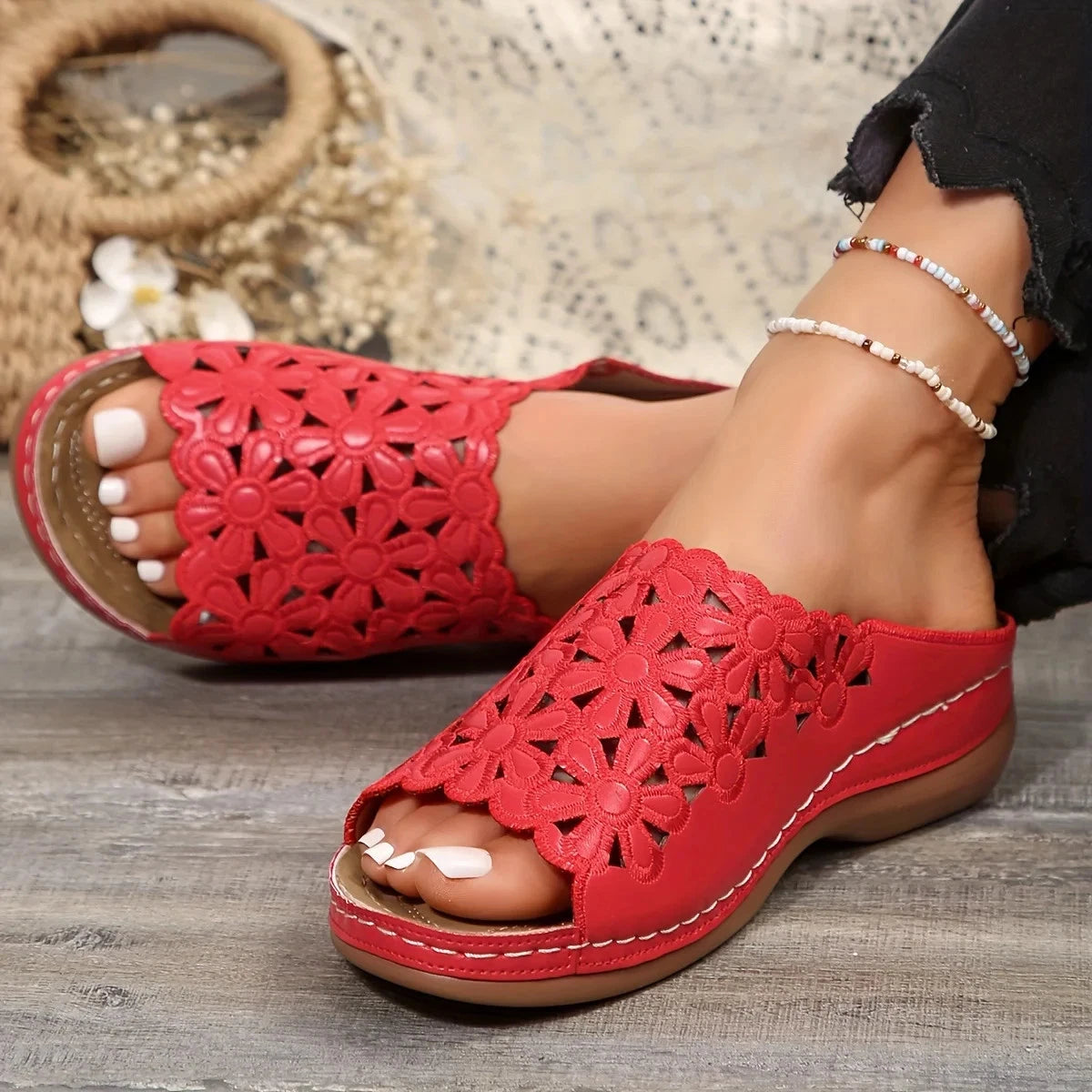 Women Elegant Floral Comfort Sandals – Hollow-Cut Stylish Wedge Versatile Slides