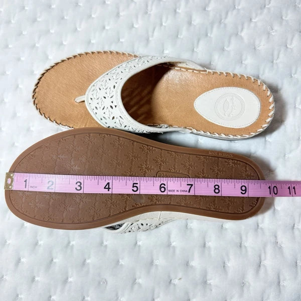 Nurture Shoes Womens Size 7.5 Sandals  Thongs Off  White Leather Cushion Comfort