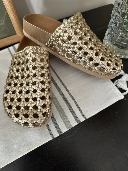 ⭐️⭐️ NEW Macarena Huarache Gold leather Woven Sandals Slides sz 5 NWOB style 004