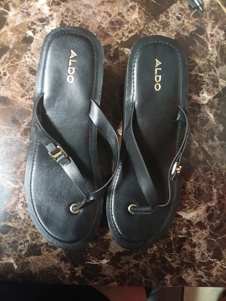 PFR 90s Y2K Style ALDO Black Chunky Platform Heel Thong Gold O-Ring Sandals 11 W