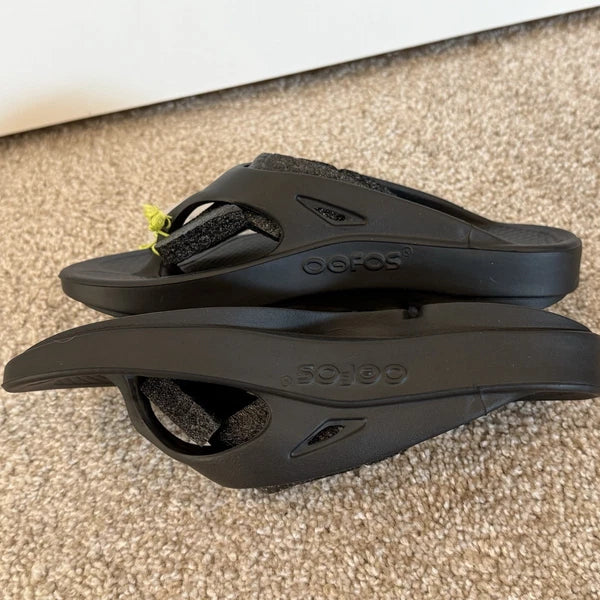 OOFOS Unisex Original Sandal Style #1000, Black, Size M5, W7, New In Bag